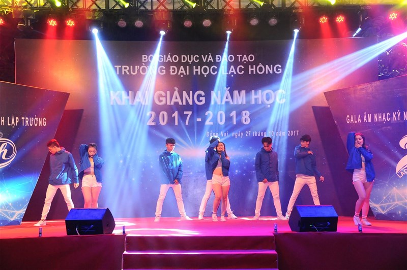 Sôi động, trẻ trung đêm Gala khai giảng năm học mới