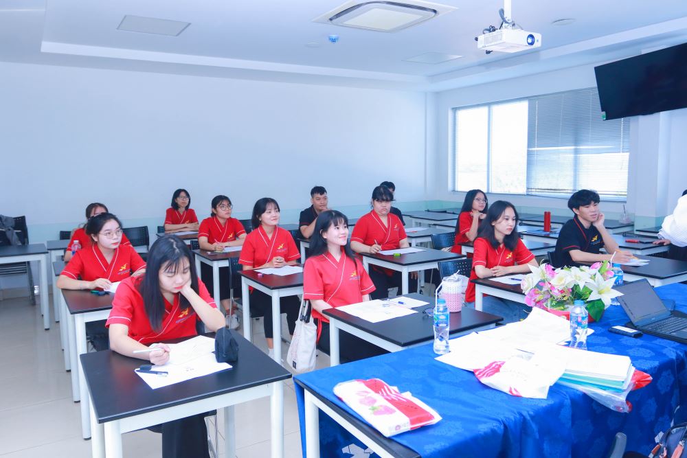 LHU đón tiếp đoàn KATO PLEASURE GROUP (KPG)